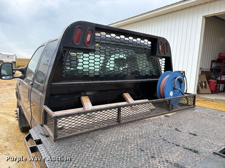 image for item FT7500 2004 Ford F450 Super Duty flatbed truck