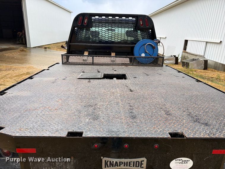 image for item FT7500 2004 Ford F450 Super Duty flatbed truck