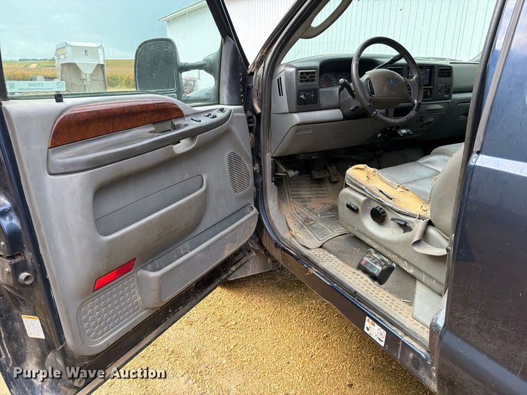 image for item FT7500 2004 Ford F450 Super Duty flatbed truck