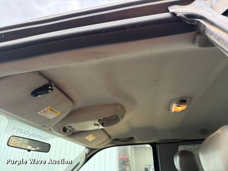 image for item FT7500 2004 Ford F450 Super Duty flatbed truck