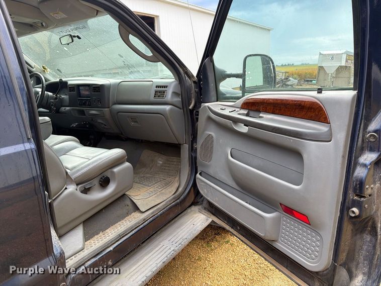 image for item FT7500 2004 Ford F450 Super Duty flatbed truck