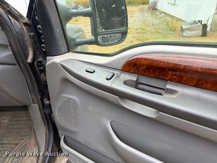 image for item FT7500 2004 Ford F450 Super Duty flatbed truck
