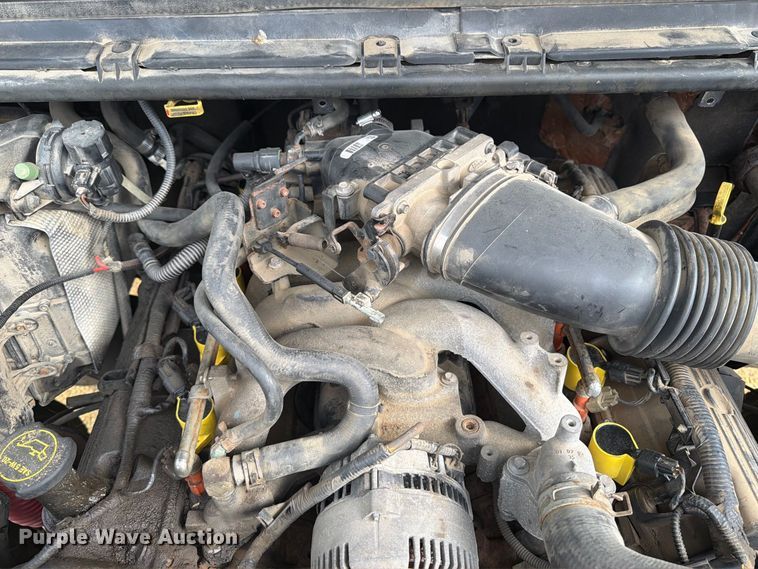 image for item FT7500 2004 Ford F450 Super Duty flatbed truck