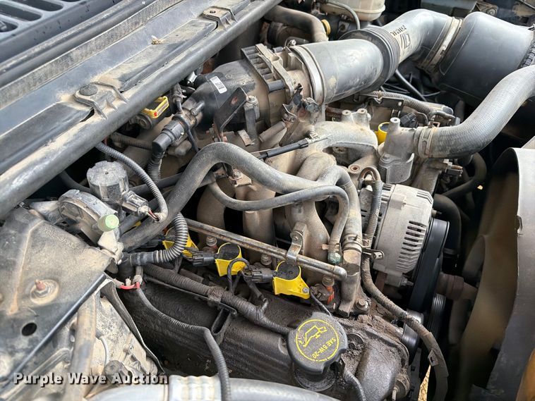 image for item FT7500 2004 Ford F450 Super Duty flatbed truck