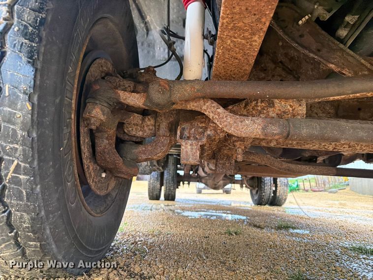 image for item FT7500 2004 Ford F450 Super Duty flatbed truck