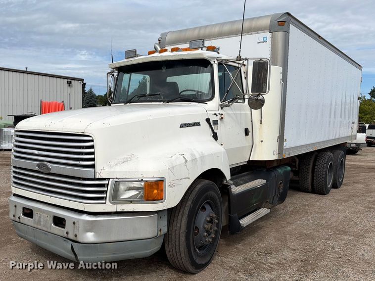 image for item FT7504 1996 Ford LTLA9000 box truck