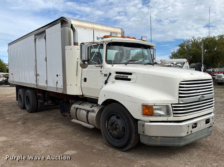 image for item FT7504 1996 Ford LTLA9000 box truck