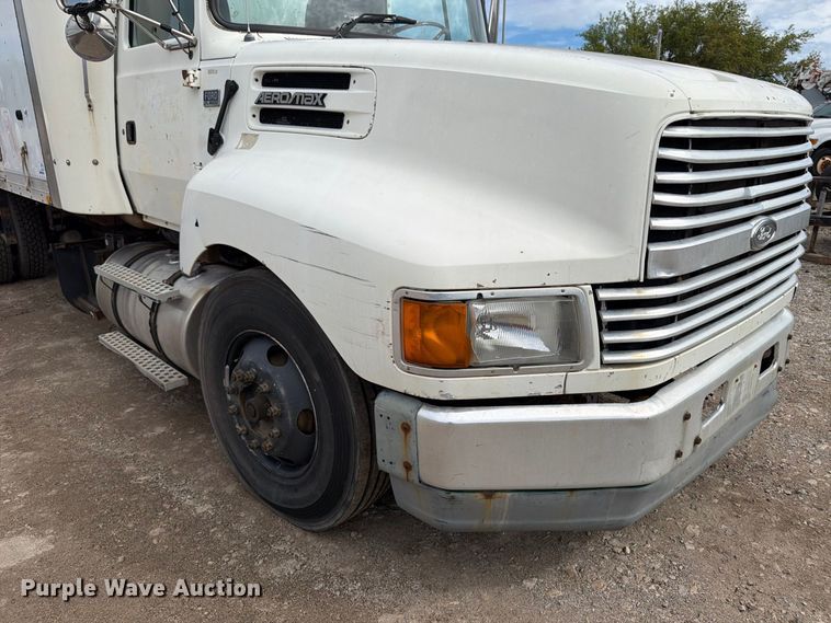 image for item FT7504 1996 Ford LTLA9000 box truck