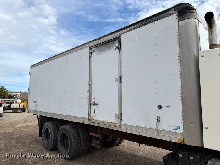 image for item FT7504 1996 Ford LTLA9000 box truck