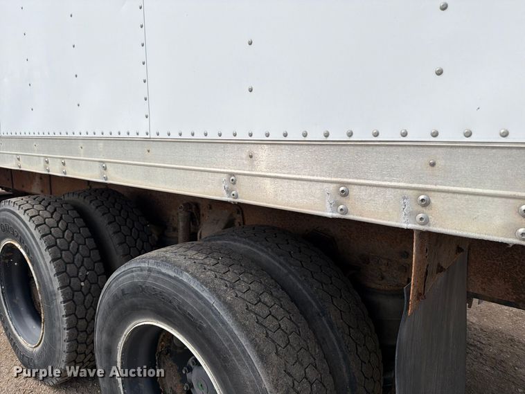 image for item FT7504 1996 Ford LTLA9000 box truck