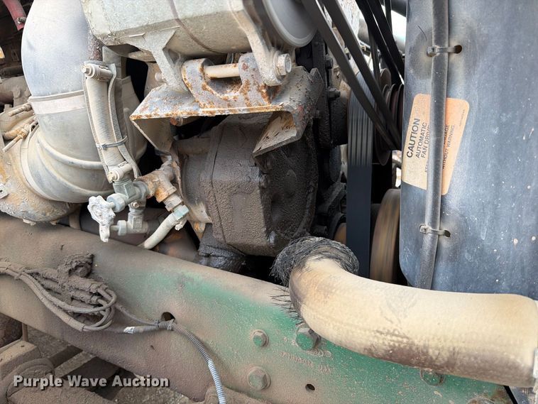 image for item FT7504 1996 Ford LTLA9000 box truck