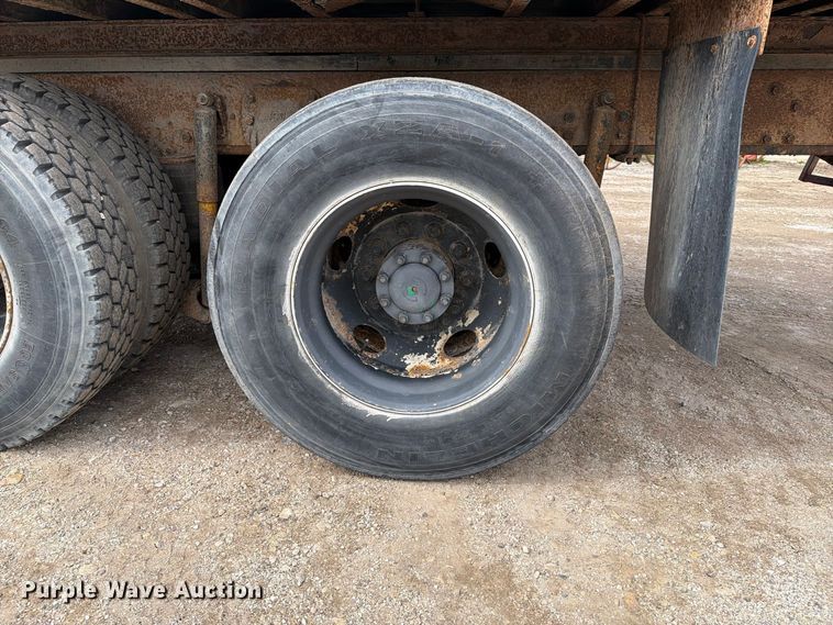 image for item FT7504 1996 Ford LTLA9000 box truck
