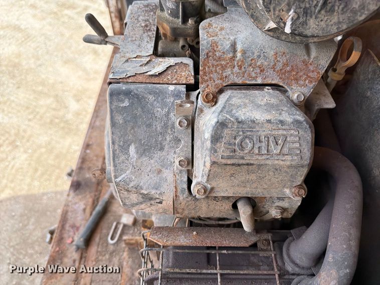 image for item FT7504 1996 Ford LTLA9000 box truck