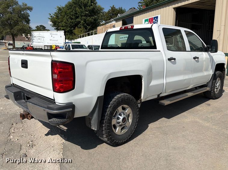 image for item FT8017 2016 Chevrolet Silverado 2500HD Crew Cab pickup truck