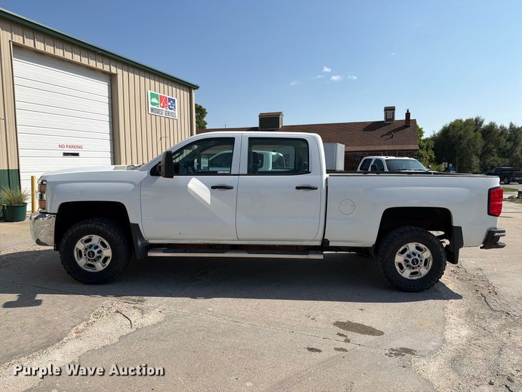 image for item FT8017 2016 Chevrolet Silverado 2500HD Crew Cab pickup truck