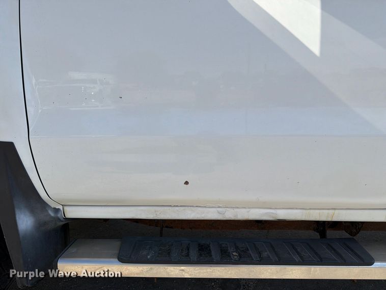 image for item FT8017 2016 Chevrolet Silverado 2500HD Crew Cab pickup truck