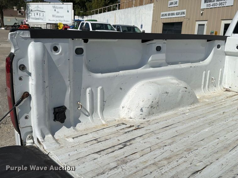 image for item FT8017 2016 Chevrolet Silverado 2500HD Crew Cab pickup truck