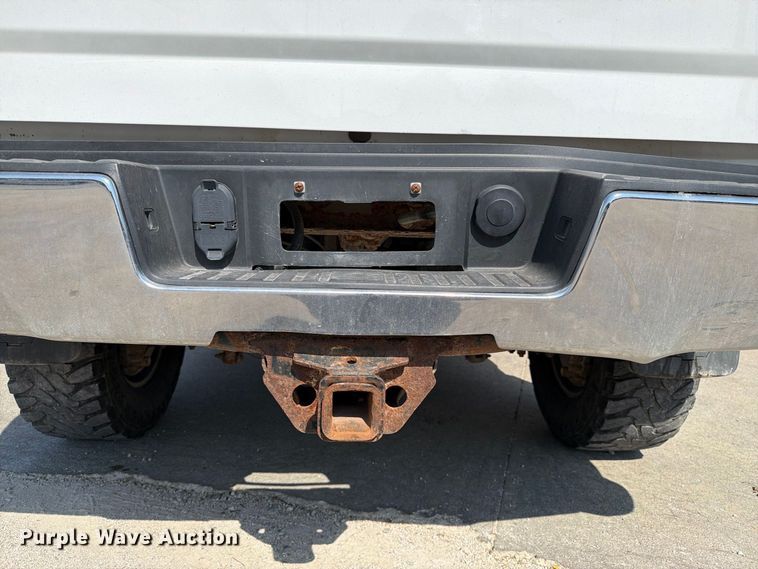image for item FT8017 2016 Chevrolet Silverado 2500HD Crew Cab pickup truck
