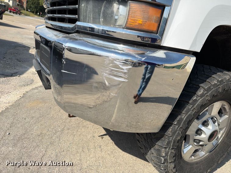image for item FT8017 2016 Chevrolet Silverado 2500HD Crew Cab pickup truck