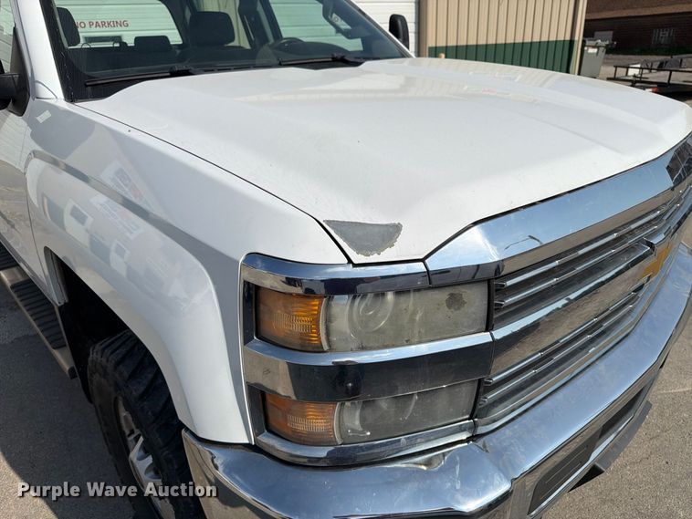 image for item FT8017 2016 Chevrolet Silverado 2500HD Crew Cab pickup truck