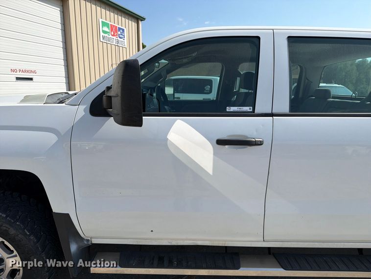 image for item FT8017 2016 Chevrolet Silverado 2500HD Crew Cab pickup truck