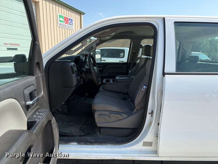 image for item FT8017 2016 Chevrolet Silverado 2500HD Crew Cab pickup truck