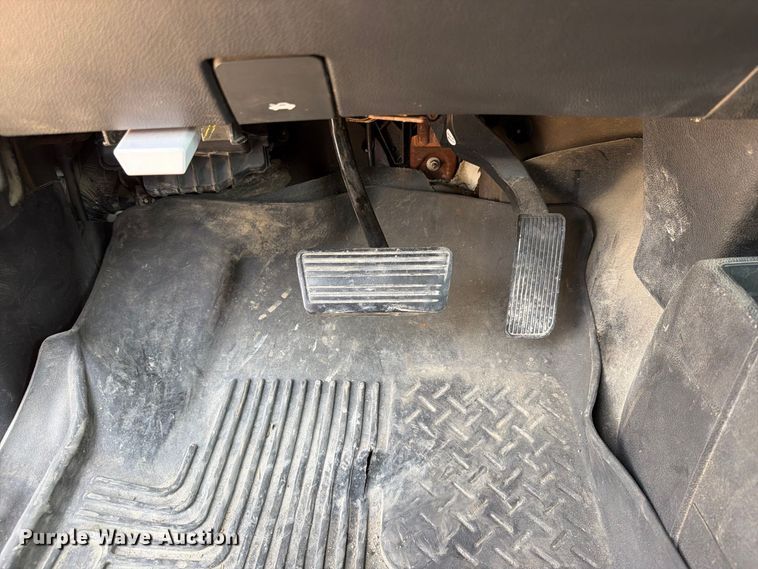 image for item FT8017 2016 Chevrolet Silverado 2500HD Crew Cab pickup truck