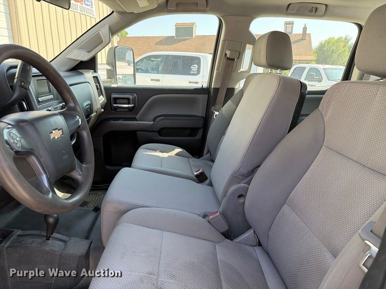 image for item FT8017 2016 Chevrolet Silverado 2500HD Crew Cab pickup truck