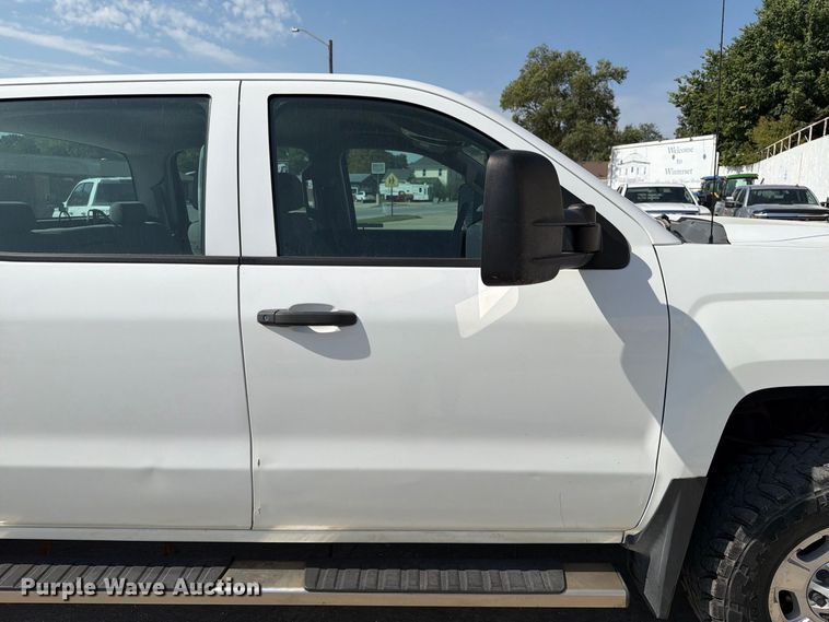 image for item FT8017 2016 Chevrolet Silverado 2500HD Crew Cab pickup truck
