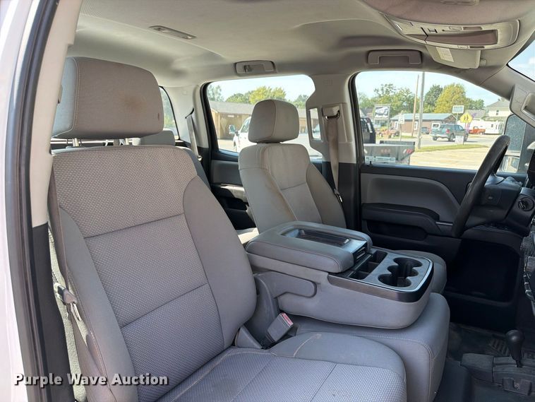 image for item FT8017 2016 Chevrolet Silverado 2500HD Crew Cab pickup truck