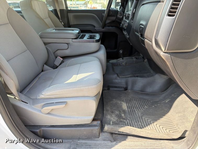 image for item FT8017 2016 Chevrolet Silverado 2500HD Crew Cab pickup truck