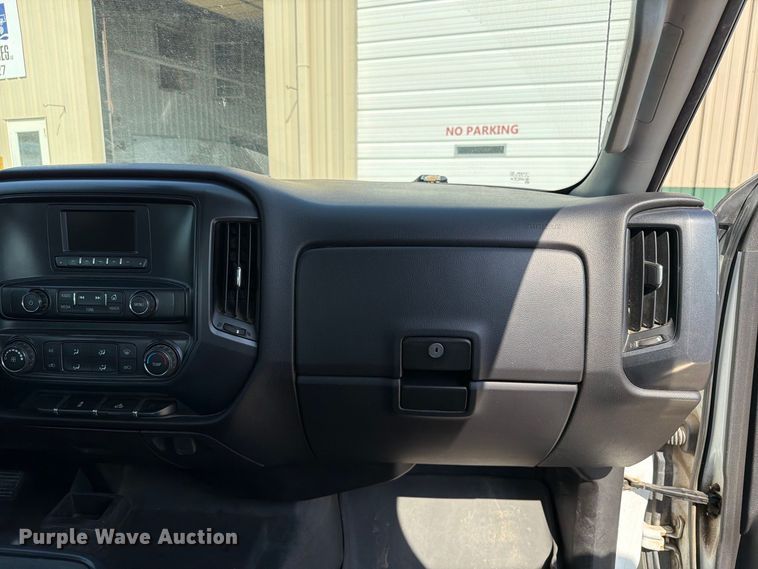 image for item FT8017 2016 Chevrolet Silverado 2500HD Crew Cab pickup truck