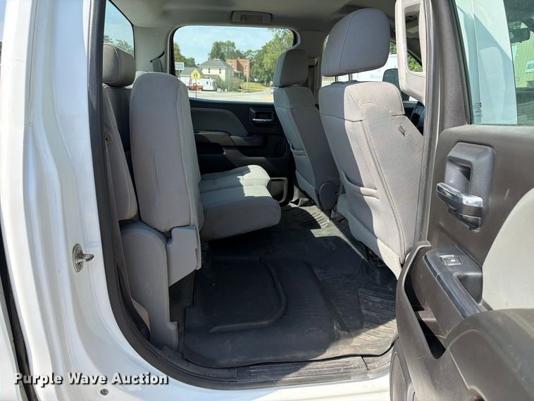 image for item FT8017 2016 Chevrolet Silverado 2500HD Crew Cab pickup truck
