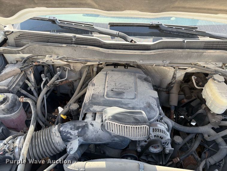 image for item FT8017 2016 Chevrolet Silverado 2500HD Crew Cab pickup truck