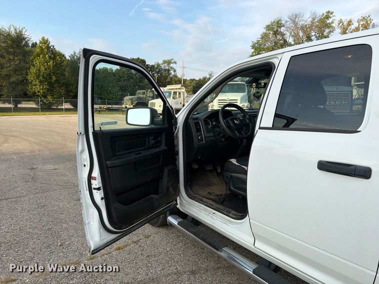image for item FU4600 2013 RAM 1500 ST Ext. Cab pickup truck