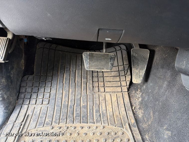 image for item FU4600 2013 RAM 1500 ST Ext. Cab pickup truck