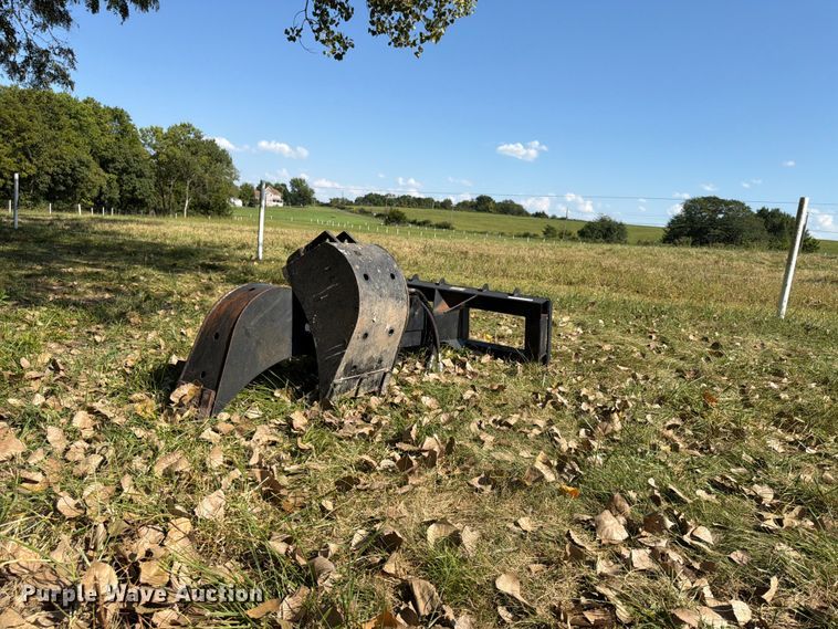 image for item FU4623 2018 skid steer backhoe