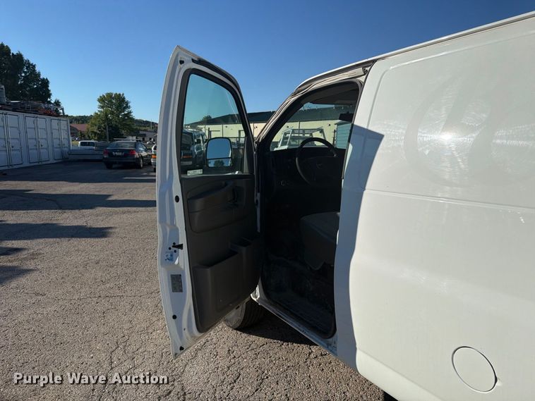 image for item FU4632 2014 GMC Savana Utility Van
