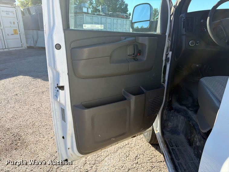 image for item FU4632 2014 GMC Savana Utility Van