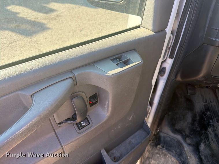image for item FU4632 2014 GMC Savana Utility Van