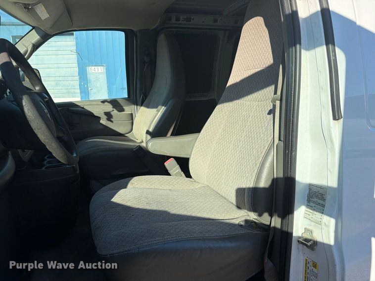 image for item FU4632 2014 GMC Savana Utility Van