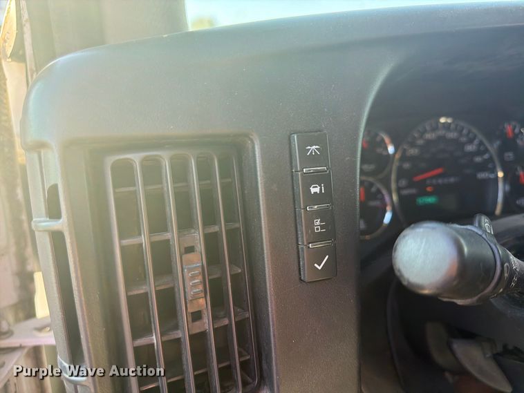 image for item FU4632 2014 GMC Savana Utility Van