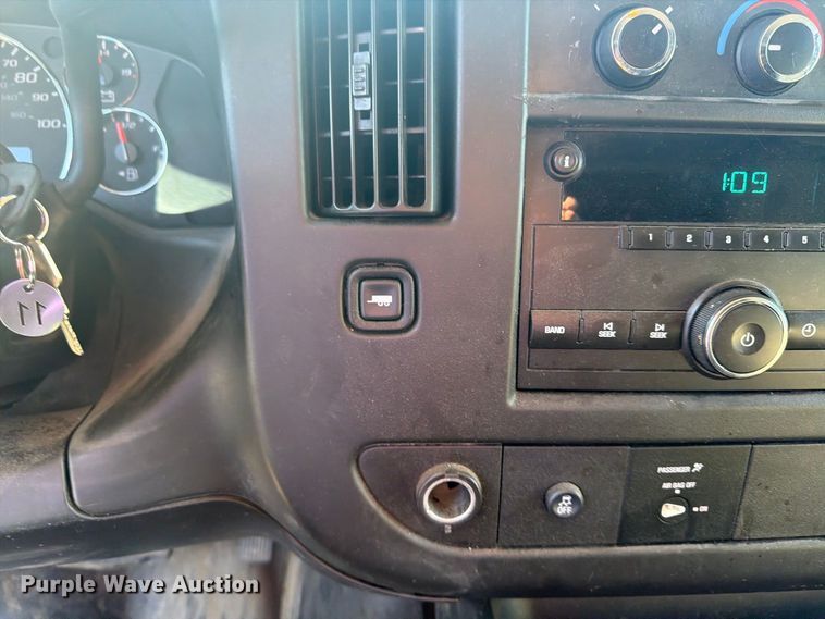 image for item FU4632 2014 GMC Savana Utility Van