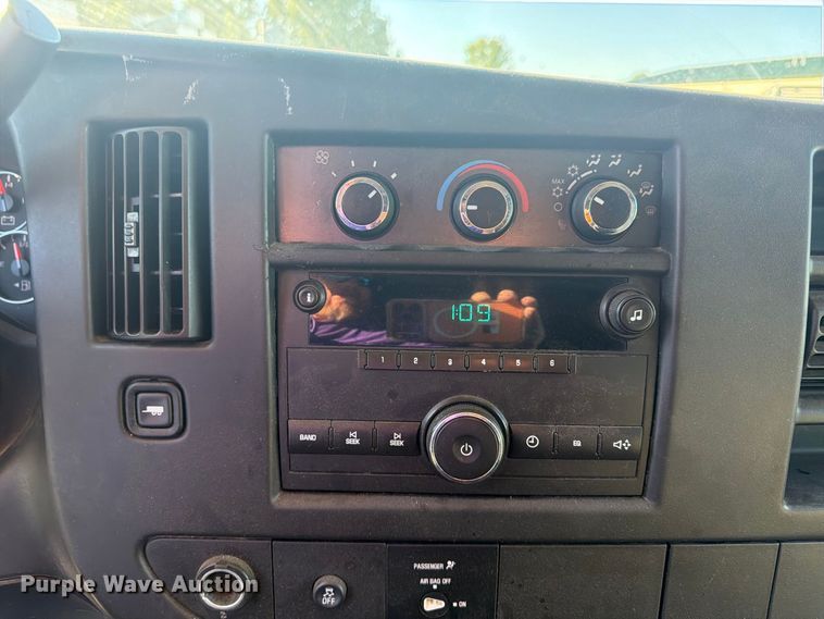 image for item FU4632 2014 GMC Savana Utility Van