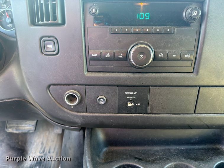 image for item FU4632 2014 GMC Savana Utility Van