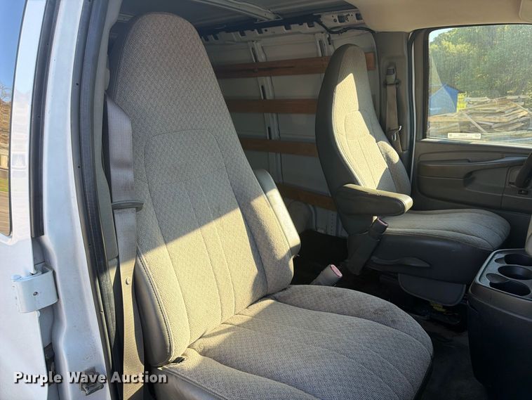 image for item FU4632 2014 GMC Savana Utility Van