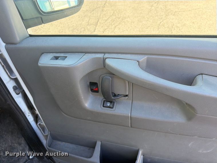 image for item FU4632 2014 GMC Savana Utility Van