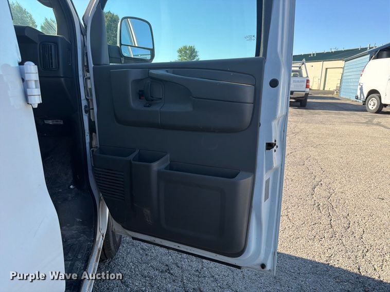 image for item FU4632 2014 GMC Savana Utility Van