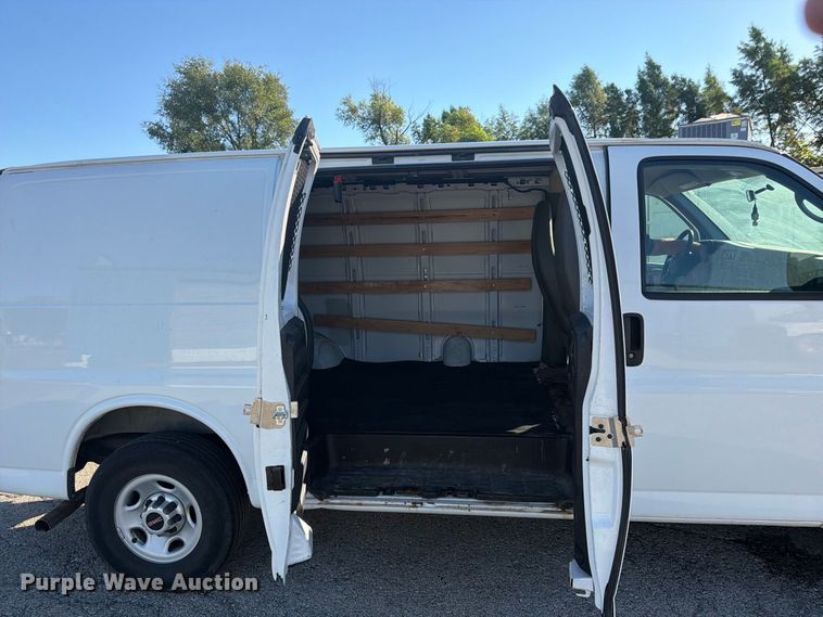 image for item FU4632 2014 GMC Savana Utility Van