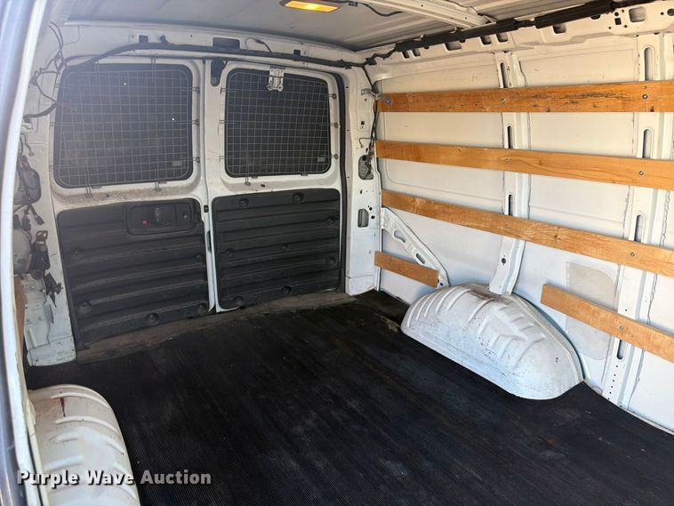 image for item FU4632 2014 GMC Savana Utility Van